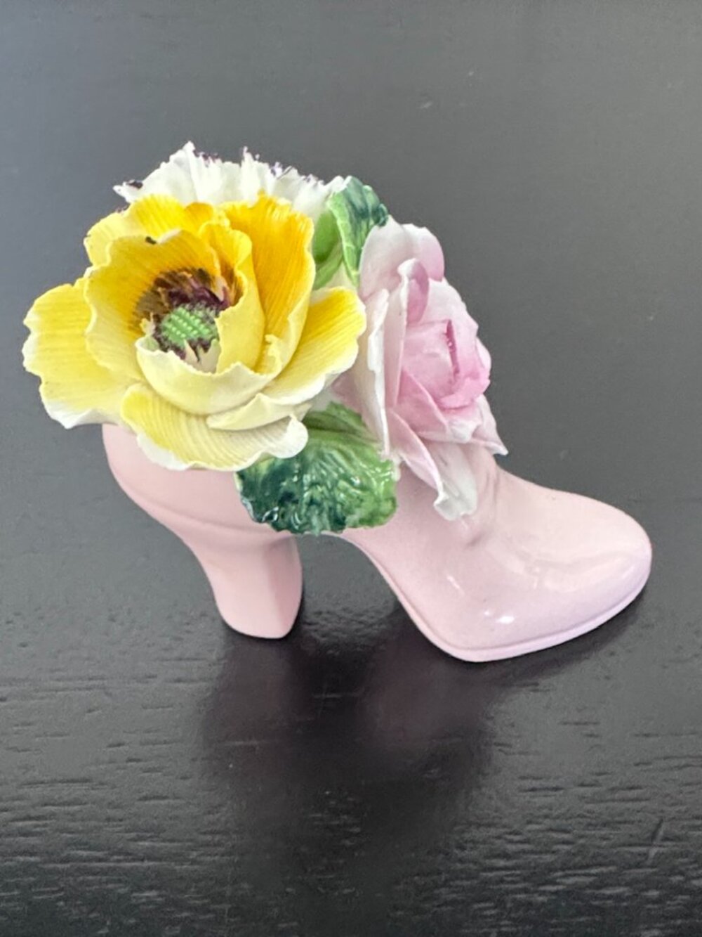 Radnor Vintage Bone China Shoe Figurine, Floral Bouquet Pink England Porcelain - Picture 3 of 6